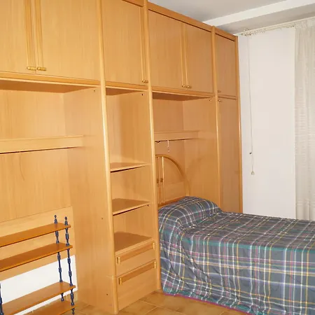 Residencia De Estudiantes Santo Domingo *