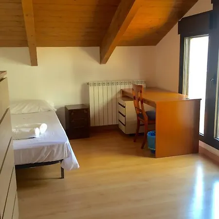 Residencia De Estudiantes Santo Domingo Maison d'hôtes Huesca